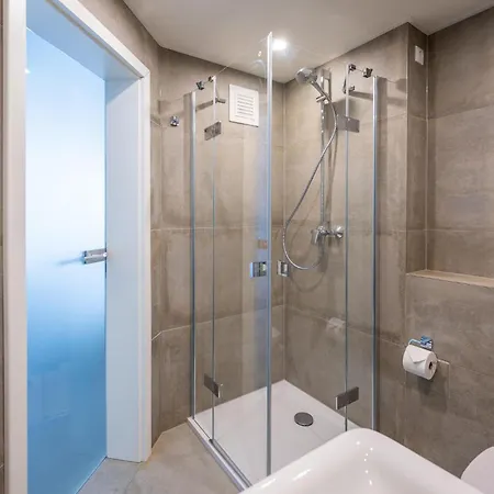 Waterfront 아파트 사가드