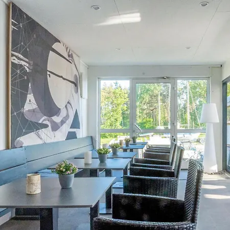 Waterfront 아파트