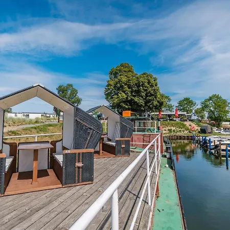 Waterfront 아파트 *